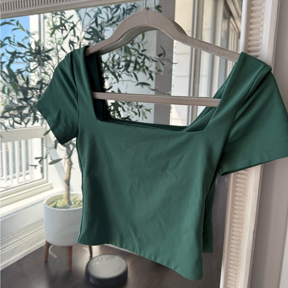 Babaton Contour Square Neck Women's Top